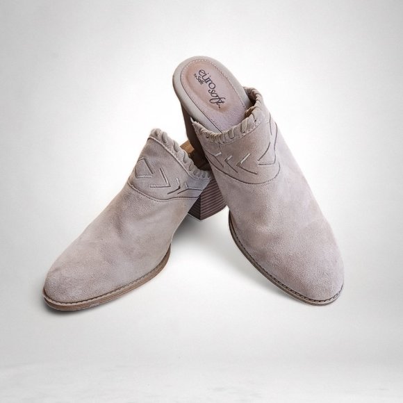 Sofft Euro Soft Sandy Tan Suede Block Heel Clogs Slip On Mules Size 10M - Picture 2 of 16